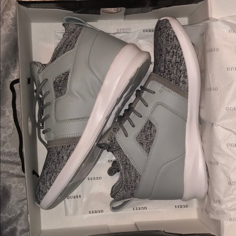 GUESS Sneakers